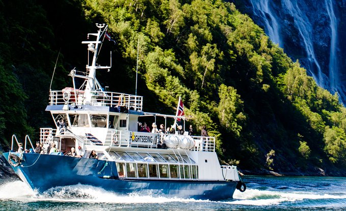 Sightseeingboat - Geiranger Fjordservice